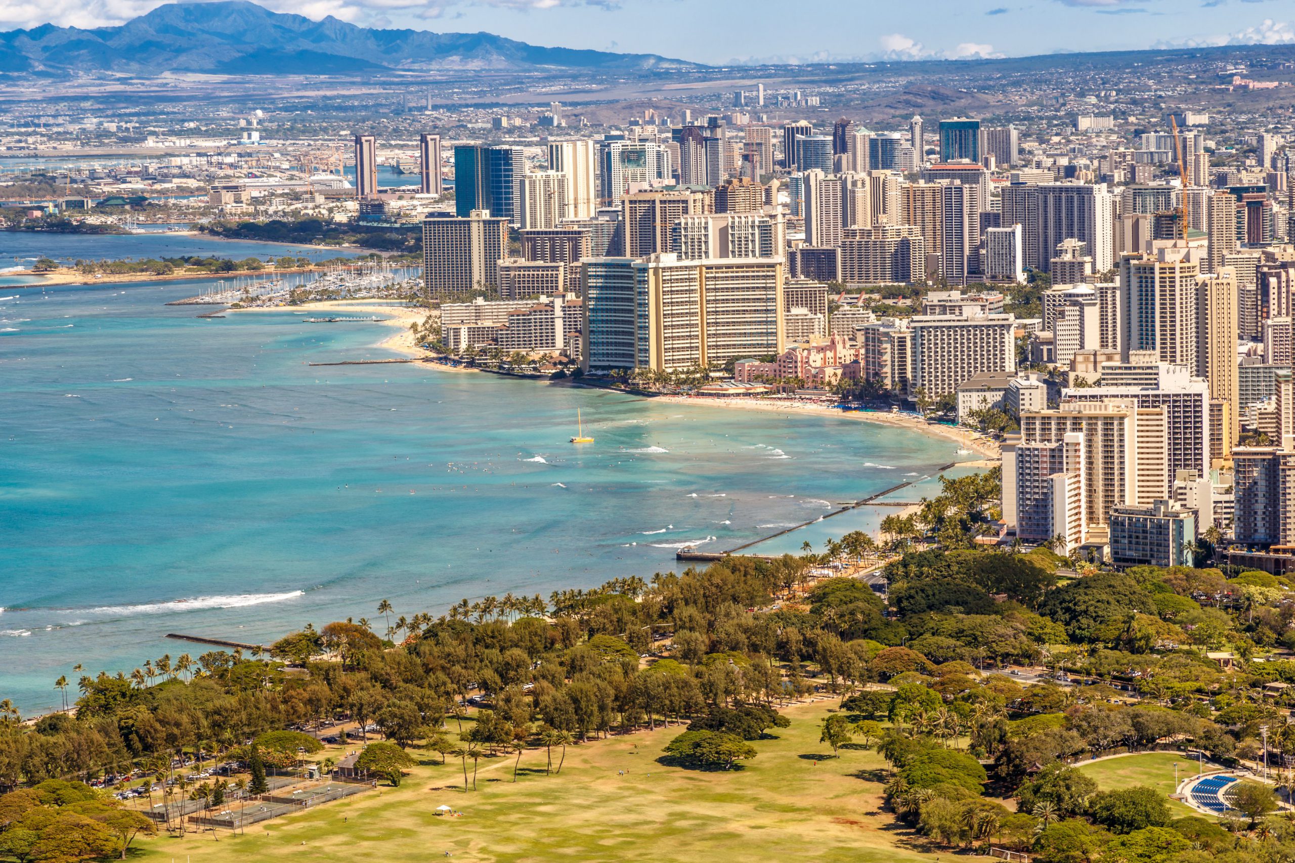 waikiki-beach-honolulu-P9L3W9R